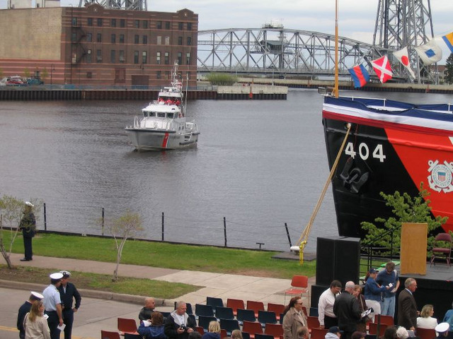 Another shot of the Coast Guard MLB as it moves around to Sundew's bow.